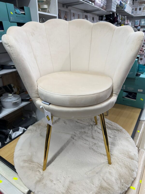 Poltrona beige con piedi oro - immagine 6