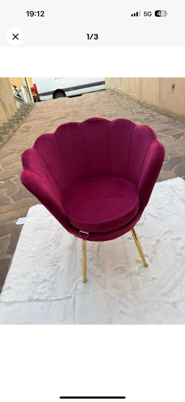 Poltrona Bordeaux con piedi oro