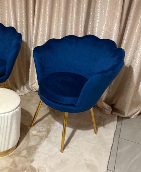 Poltrona Blu con piedi ORO